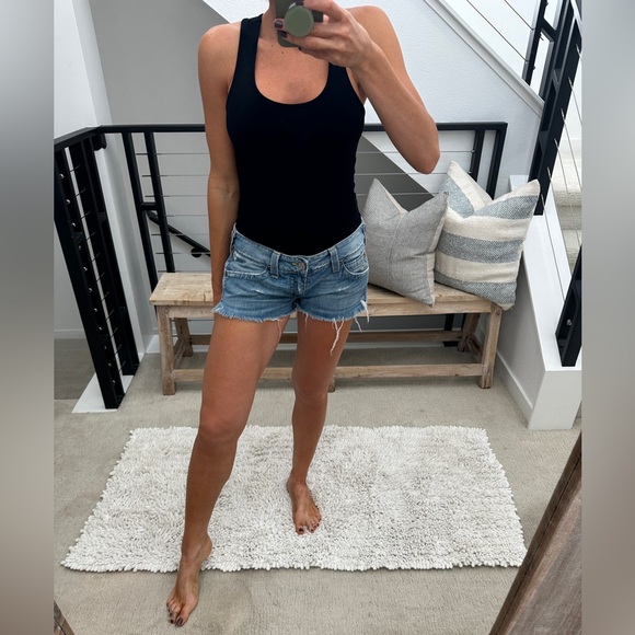 True Religion Bobby Cutoff Distressed Denim low rise Shorts Light Wash Frayed 30 - Picture 1 of 12